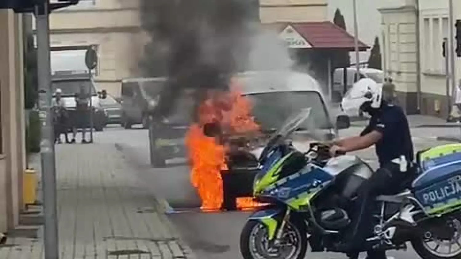 Pożar auta na Lwowskiej w Oleśnicy 2/3