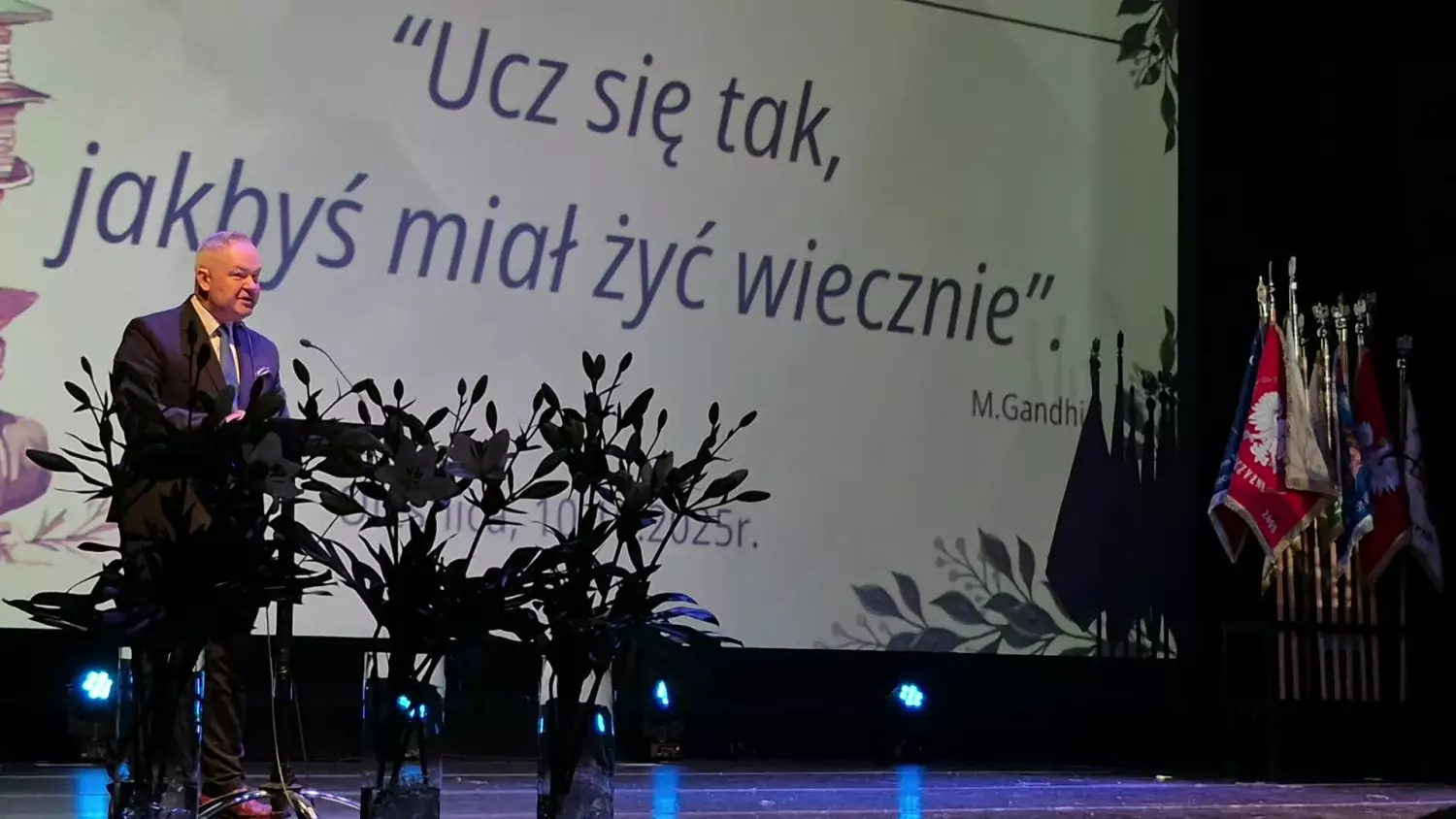 Burmistrz Adam Horbacz na święcie nauczycieli