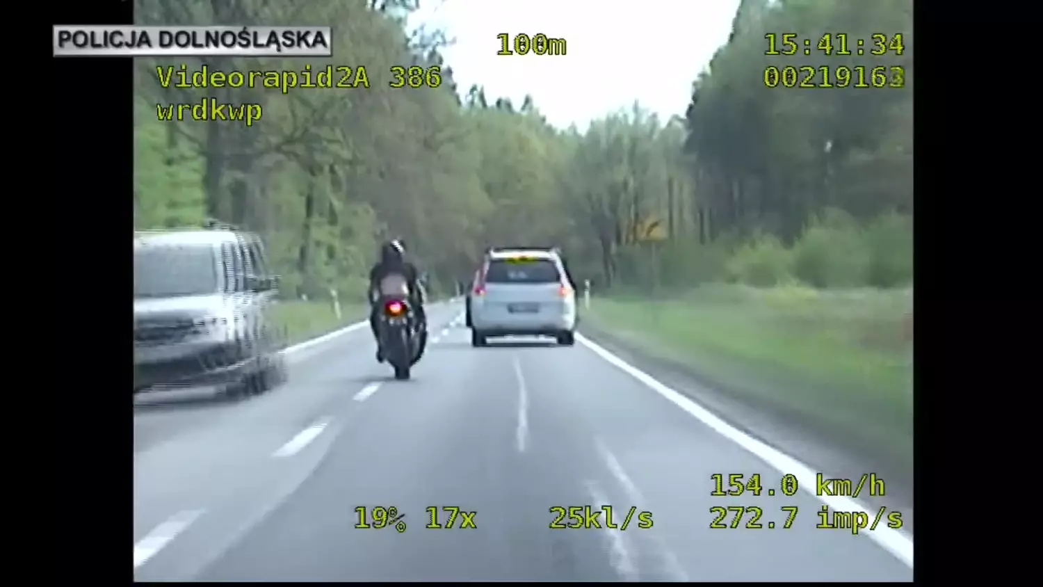 Szaleńczy pościg zakończony w rowie!